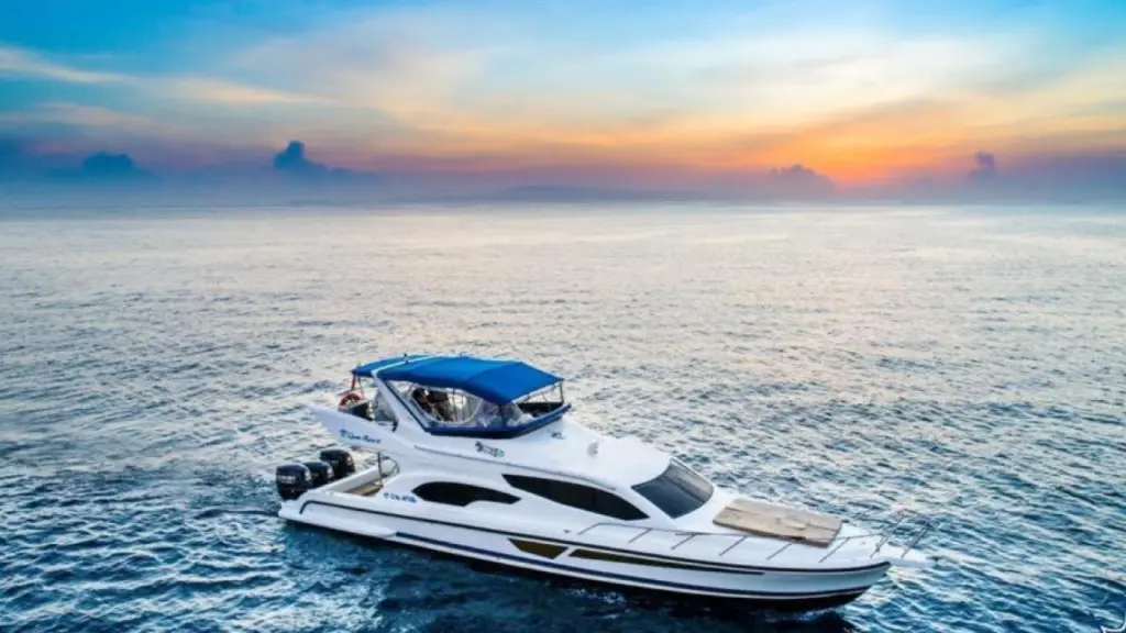 Queen Ruizi Series: Private Luxury Yachts